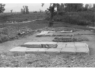 Roman “heroa” discovered near the spring by L. Renaudin (1921).