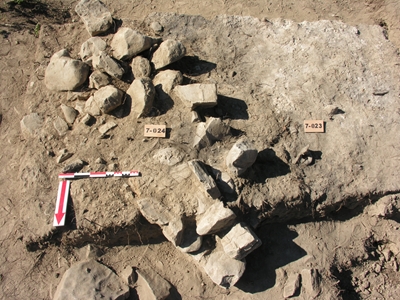 Sector 7: Late Bronze Age wall and floor of (2008 excavation)