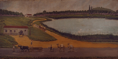 Fresque (années 1920 ?) décorant un café de Krénidès jusqu’au début des années 1990 : la source de Dikili Tash et la route où passent des chameaux ; le tell est représenté à droite. 