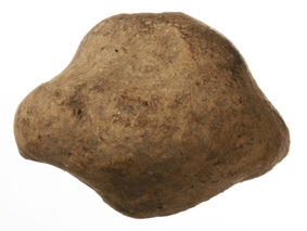 Peson de fuseau, vue de profil ; terre cuite, Bronze Ancien.