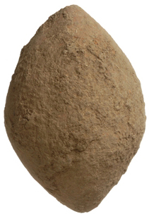 « Balle de fronde » ; terre cuite, Néolithique Récent II.