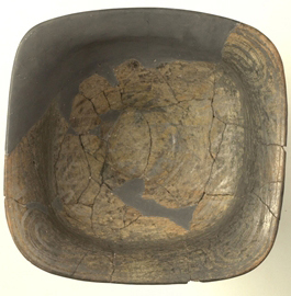 Λεκάνη διακοσμημένη με γραφίτη, Νεότερη Νεολιθική ΙΙ (4600-4400 π.Χ.).