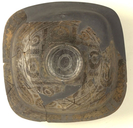 Large bowl with graphite-painted decoration, Late Neolithic II (4600-4400 BC).